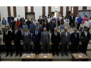 Erzurum'da Cumhuriyet dönemi darbelerinin evreleri ve sonuçları konferansı düzenlendi