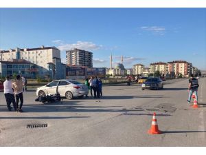 Sivas'ta otomobille çarpışan motosikletin sürücüsü öldü