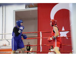 Üst Minikler Türkiye Ferdi Boks Şampiyonası Kars'ta başladı