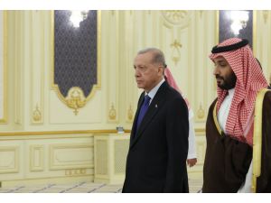 Türkiye ve Suudi Arabistan arasında yatırım, savunma sanayii, enerji, savunma ve iletişim alanında anlaşmalar imzalandı