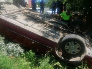 Malatya'da devrilen otomobildeki 5 kişi yaralandı