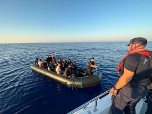 Fethiye açıklarında 21 düzensiz göçmen kurtarıldı