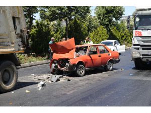 Nevşehir'de kamyona çarpan otomobildeki 2 kişi öldü, 2 kişi yaralandı