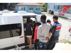 Afyonkarahisar'da izinsiz çalışan 11 yabancı uyruklu yakalandı