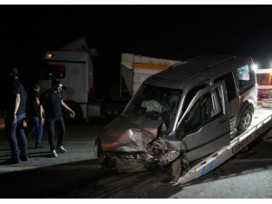 Muş'ta hafif ticari araçla otomobilin çarpışması sonucu 8 kişi yaralandı