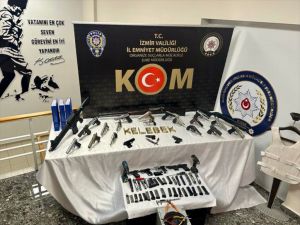 İzmir merkezli suç örgütlerine yönelik operasyonda 4 şüpheli tutuklandı