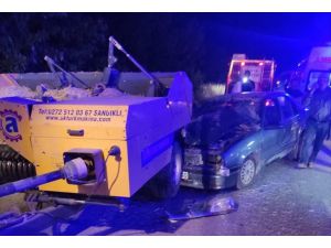 Konya'da otomobilin traktöre çarptığı kazada 1 kişi öldü, 1 kişi yaralandı