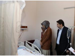 Bakan Yardımcısı Bağcı, Afyonkarahisar'da yaralanan tarım işçilerini ziyaret etti