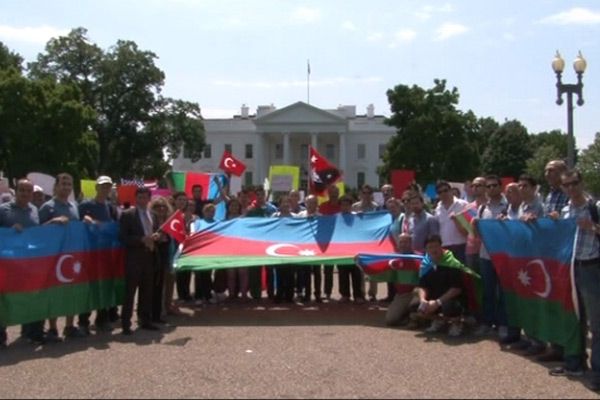 Beyaz Saray önünde Ermenistan protestosu