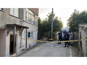 Sultangazi'de bir evde battaniyeye sarılı kadın cesedi bulundu