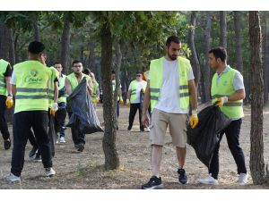 AK Parti İstanbul Gençlik Kolları, Beykoz ormanını temizledi