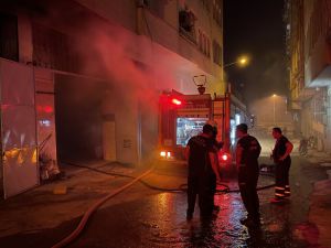 Kilis'te iş yerinde çıkan yangın söndürüldü
