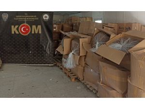 Kocaeli'de kargo şubesinde 2 ton 525 kilogram kaçak tütün ele geçirildi