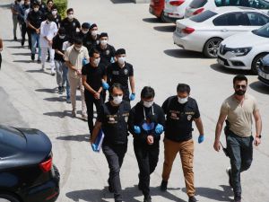 Eskişehir'de iki grup arasında çıkan silahlı kavgada 3 kişi yaralandı
