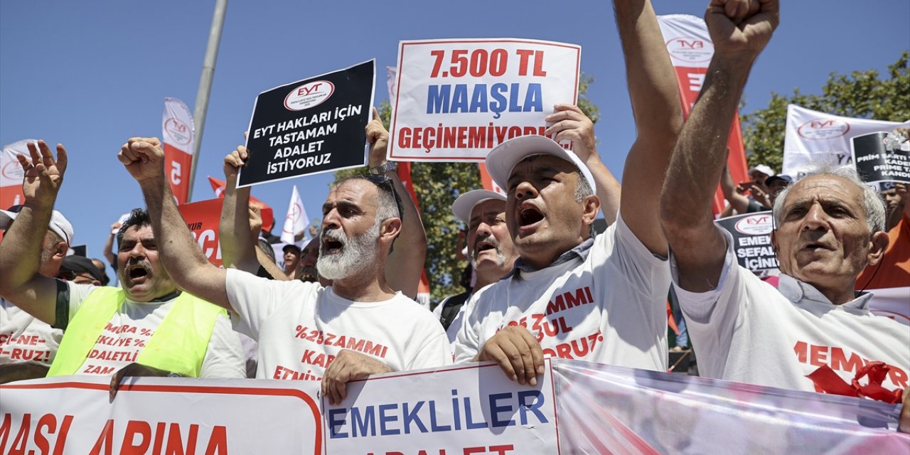 EYT'liler İstanbul'da basın açıklaması yaptı