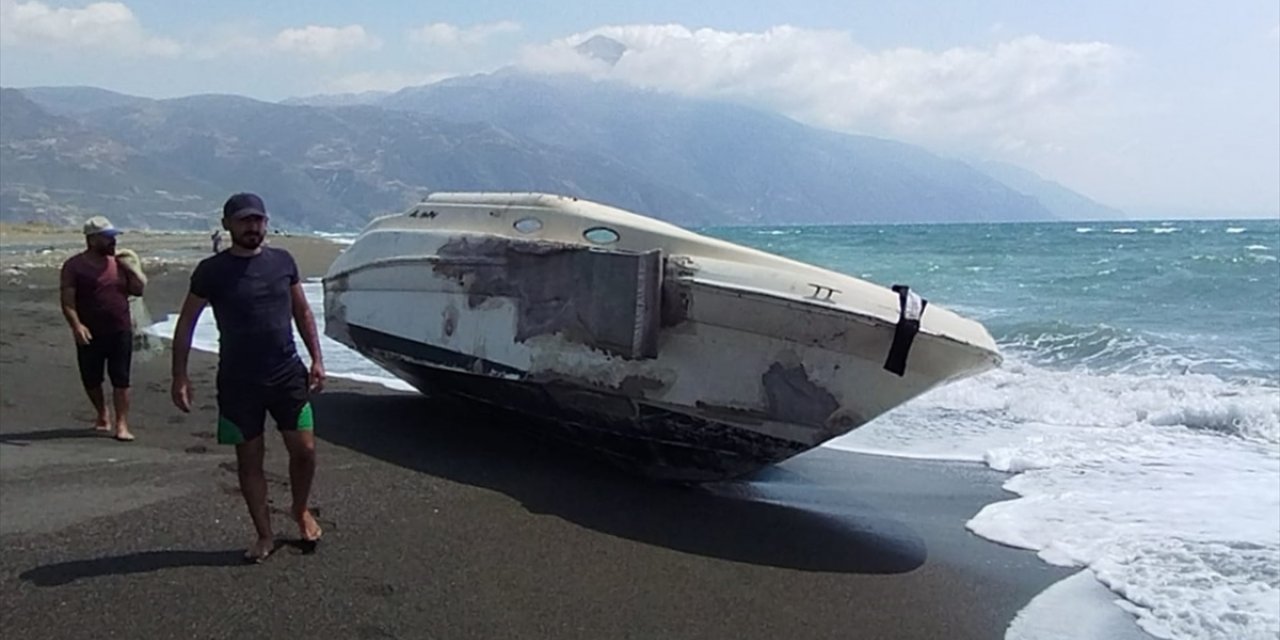 Hatay'da karaya vuran tekneyle ilgili inceleme başlatıldı