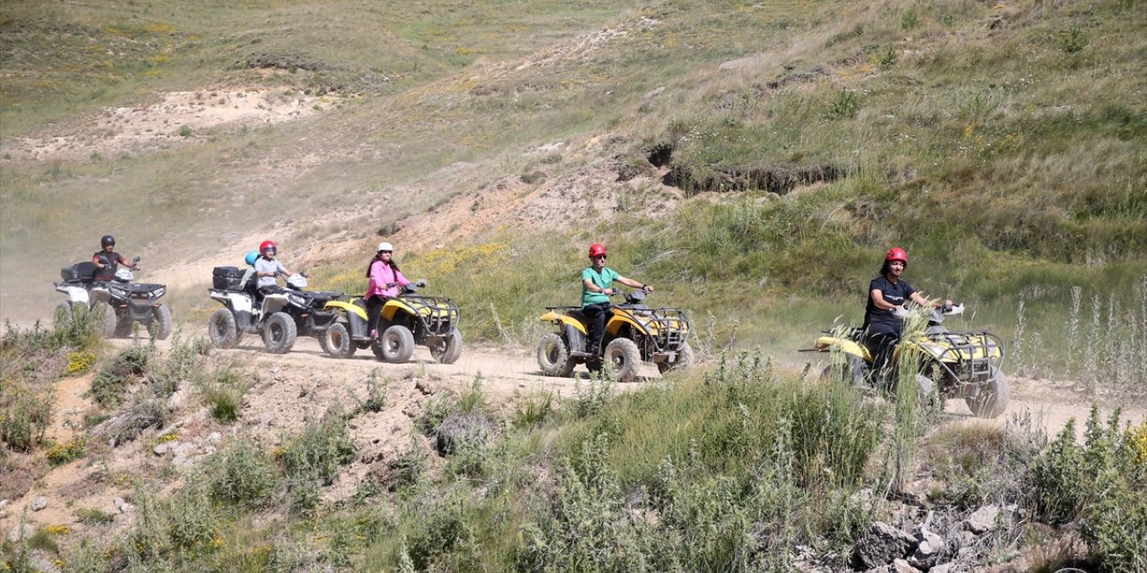 Erciyes'i ATV safari ile keşfediyorlar