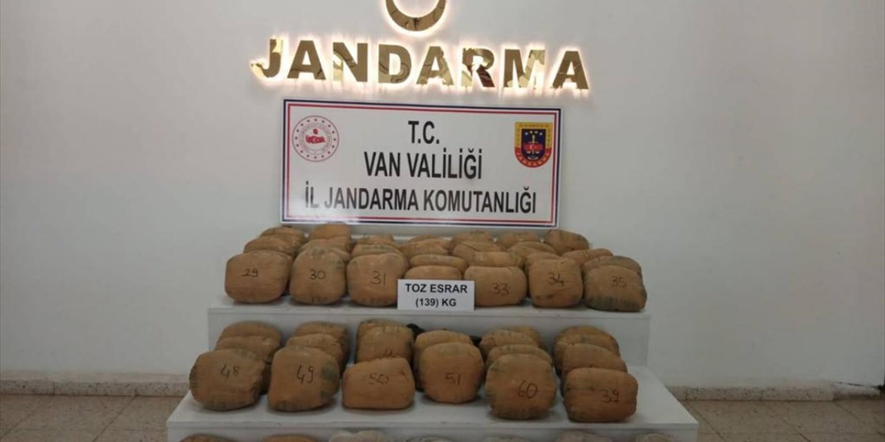 Van'da 139 kilogram esrar ele geçirildi