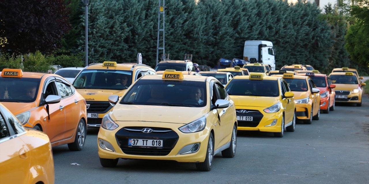 Kastamonu'da taksiciler öldürülen meslektaşları için konvoy düzenledi