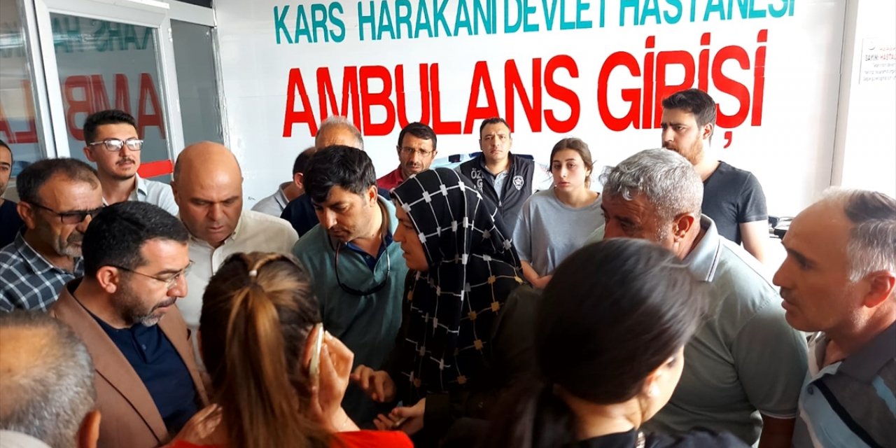 Kars'taki otobüs kazasında yaralanan 22 kişiden 7'si taburcu edildi