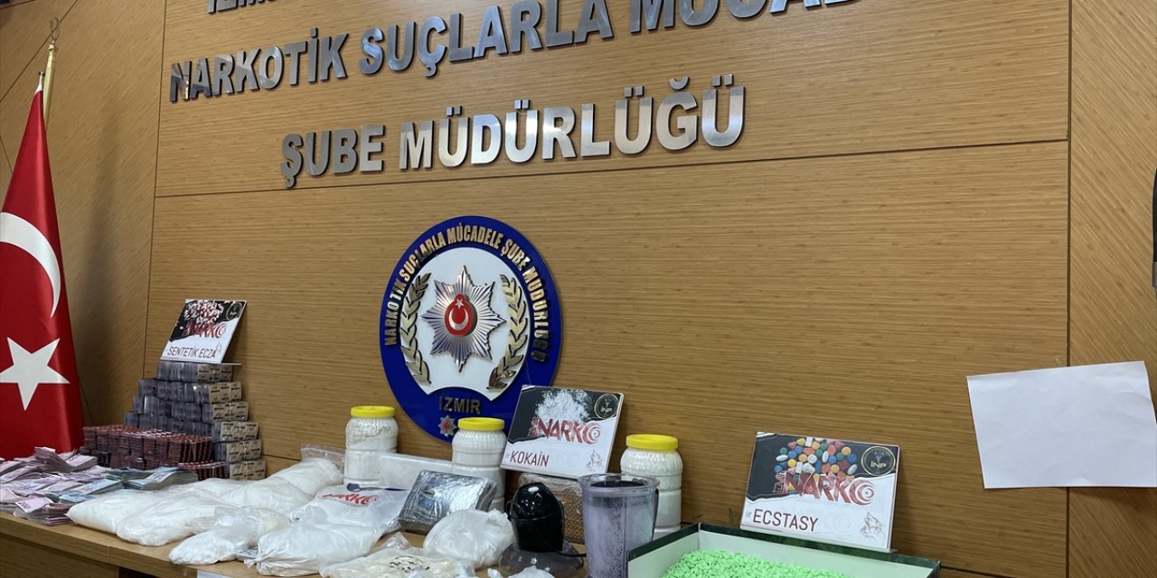 İzmir'deki uyuşturucu operasyonunda 13,5 kilogram kokain ele geçirildi