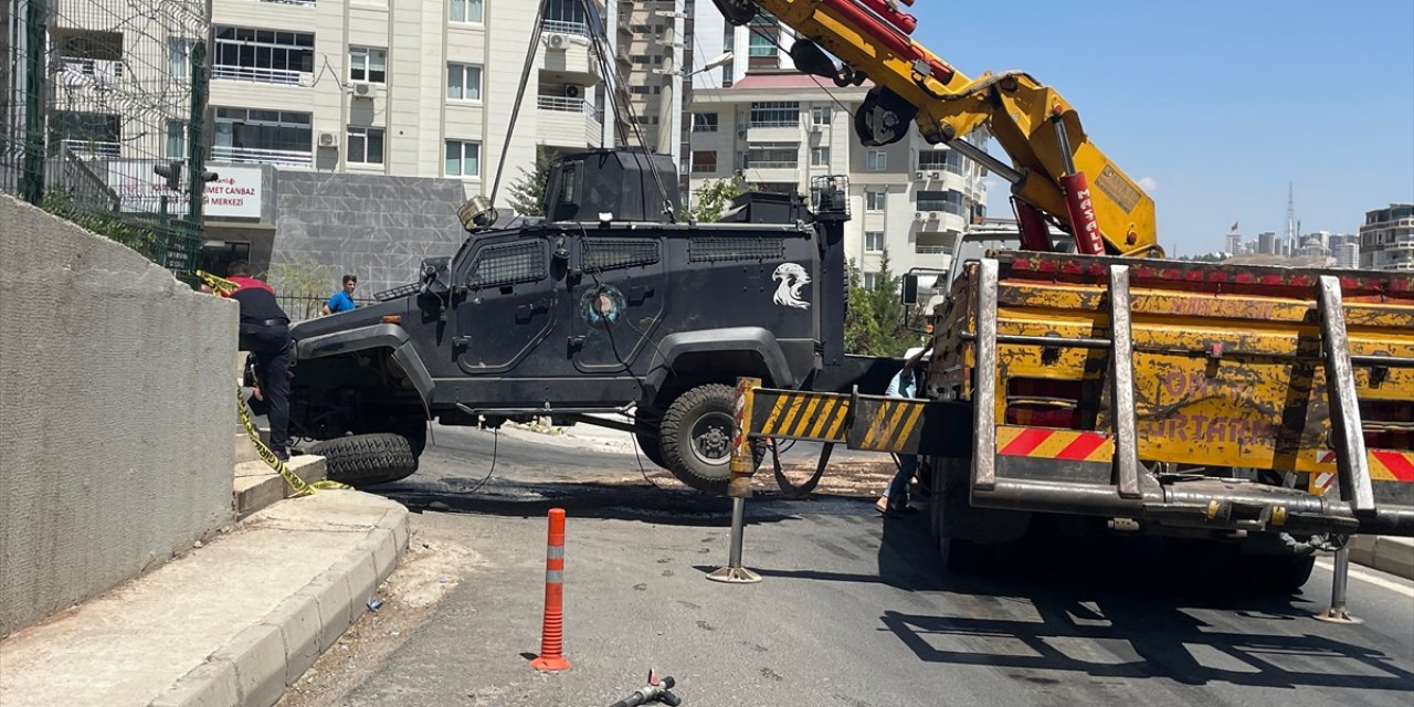 Şanlıurfa'da zırhlı polis aracının devrilmesi sonucu 1 polis şehit oldu