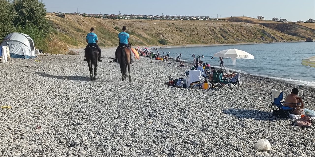 Van'da atlı birlikler, vatandaşları boğulma vakalarına karşı bilgilendirdi