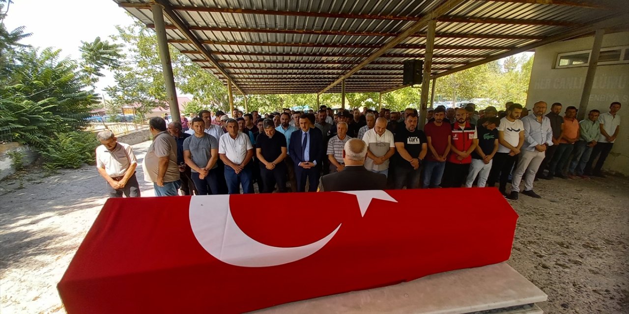 Ankara'da vefat eden Kıbrıs gazisi son yolculuğuna uğurlandı