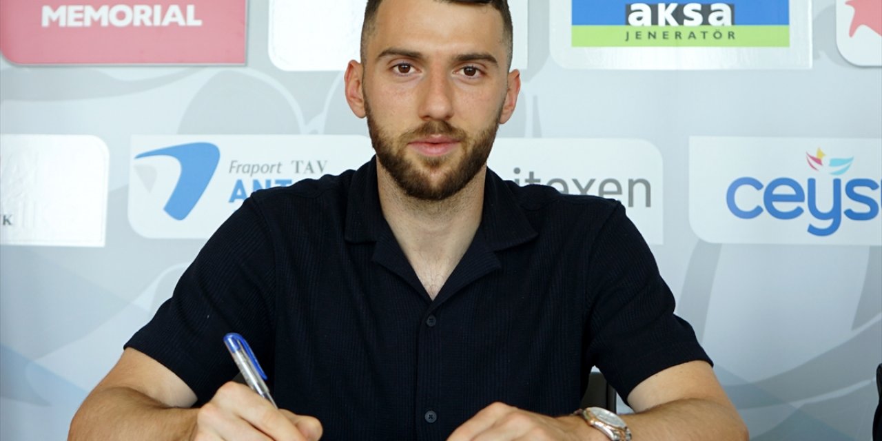 Fraport TAV Antalyaspor, Zymer Bytyqi'yi transfer etti