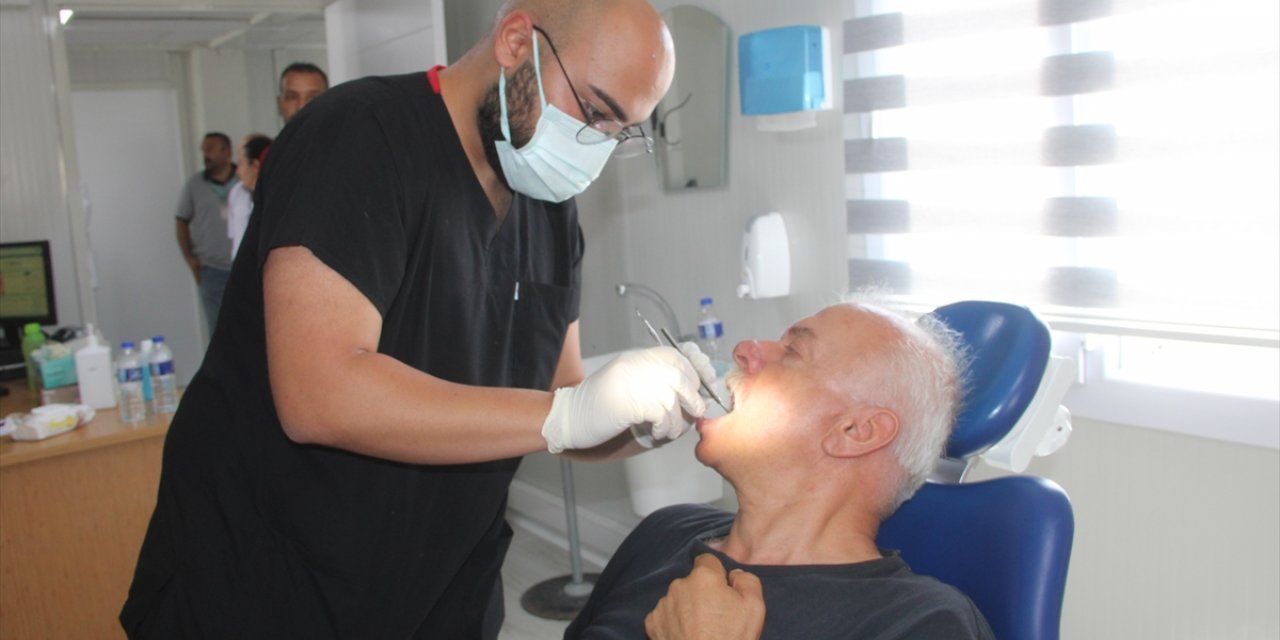 Hatay'da gezici ünitelerle verilen diş sağlığı hizmeti prefabrik merkeze taşındı