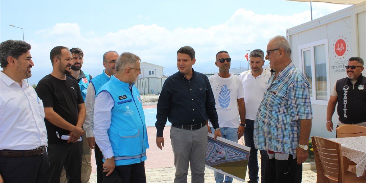 Hatay'da TDV ve DİTİB tarafından yaptırılan 2 bin 23 konteynere depremzedeler yerleşti