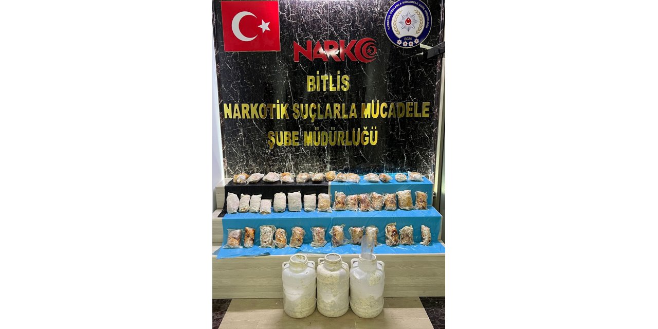 Bitlis'te peynir bidonlarında 9 kilo 317 gram esrar ele geçirildi