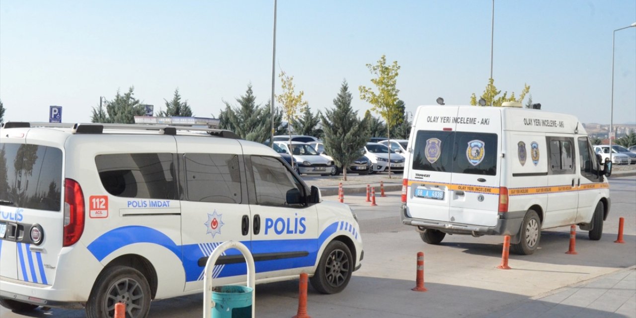 Aksaray'da komşu kavgasında 1 kişi silahla 2 kişi de darp neticesi yaralandı