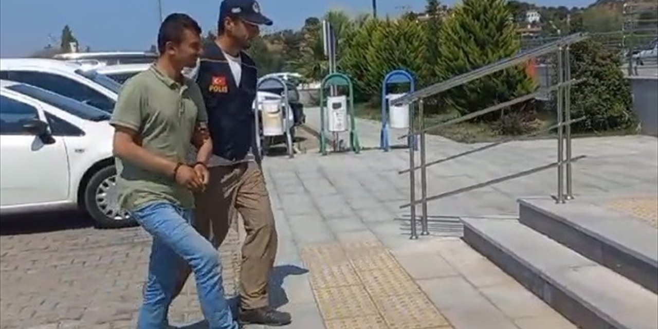 Çanakkale'de 55 düzensiz göçmen ile 5 göçmen kaçakçısı yakalandı