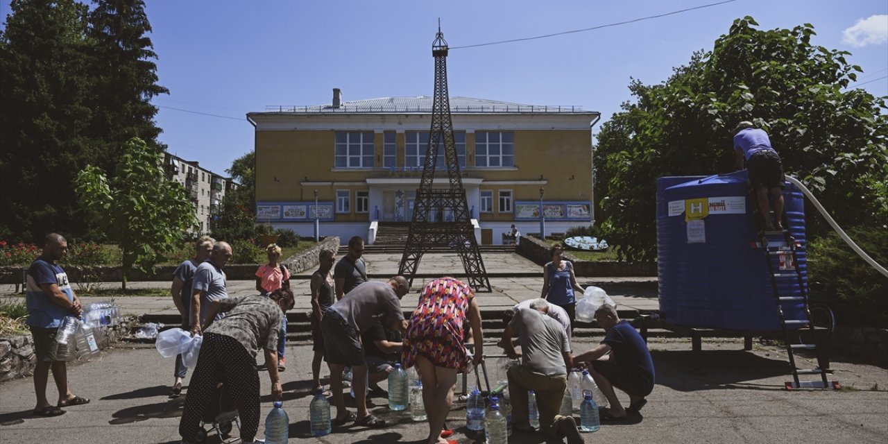 Ukrayna'daki Kahovka HES'in patlatılmasının ardından Marganets kentinde su sıkıntısı yaşanıyor