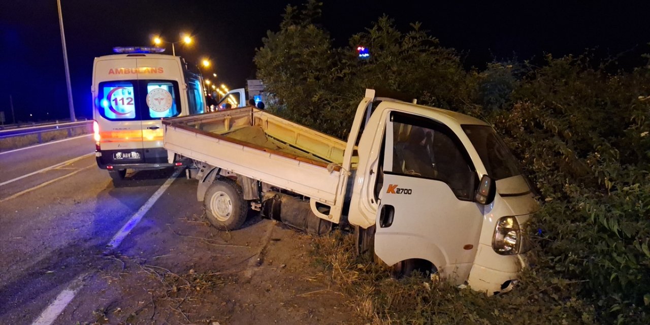 Samsun'da otomobilin çarptığı kamyonetteki kadın yaralandı