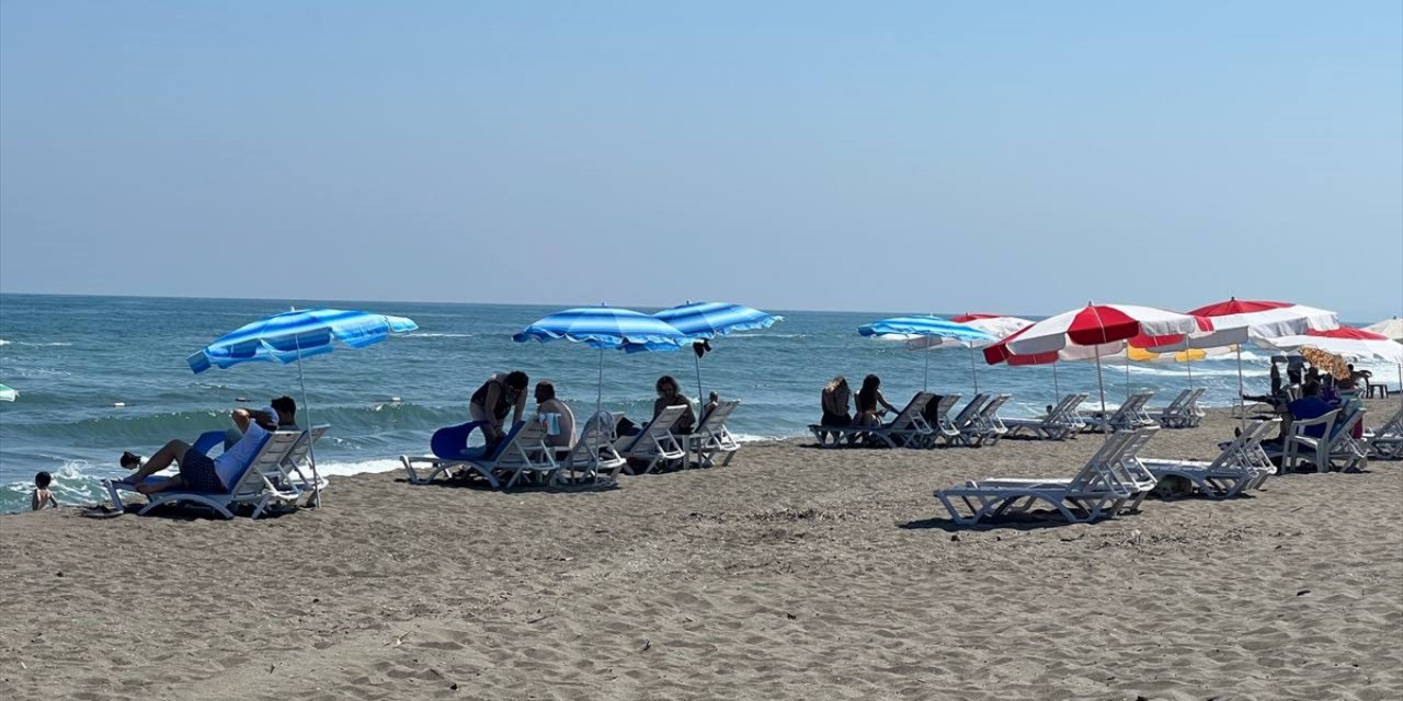 Sakarya ve Kocaeli sahillerinde olumsuz deniz koşulları nedeniyle denize girmek yasaklandı