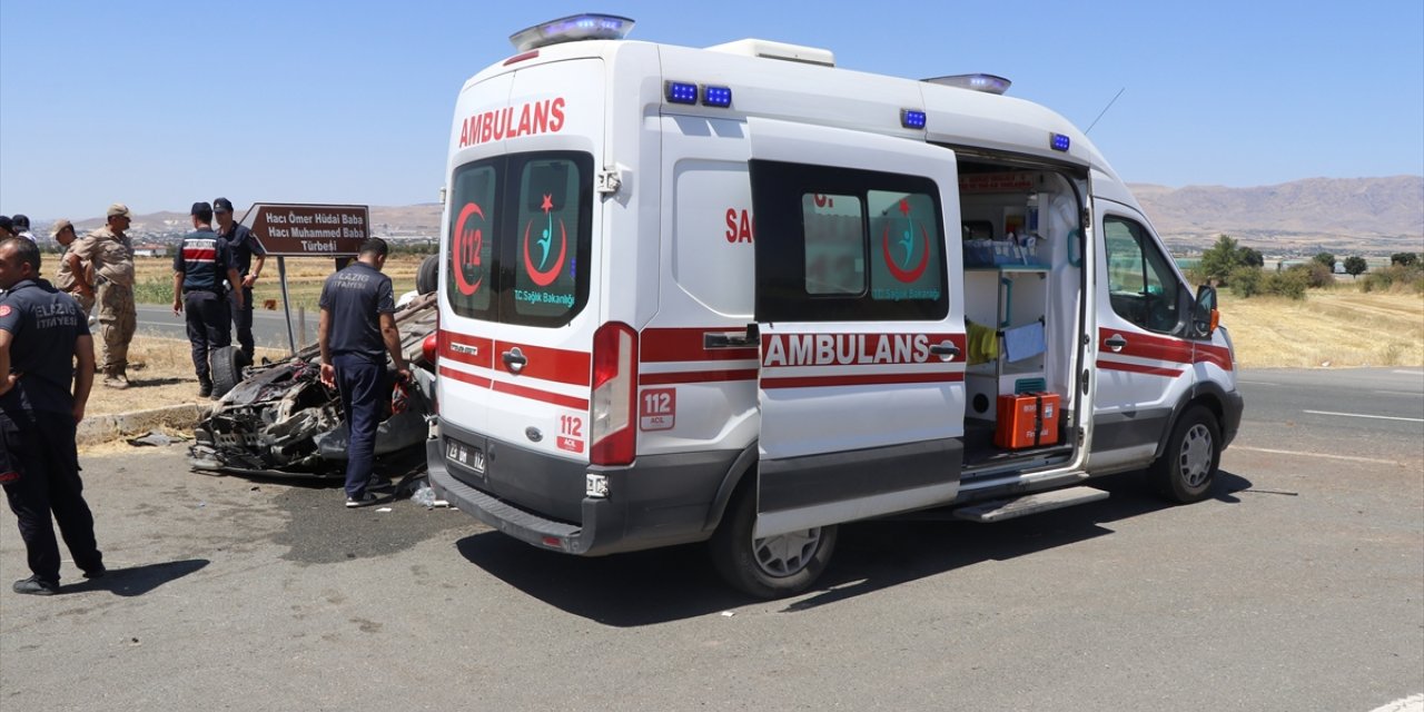 Elazığ'da devrilen otomobildeki 1 kişi öldü