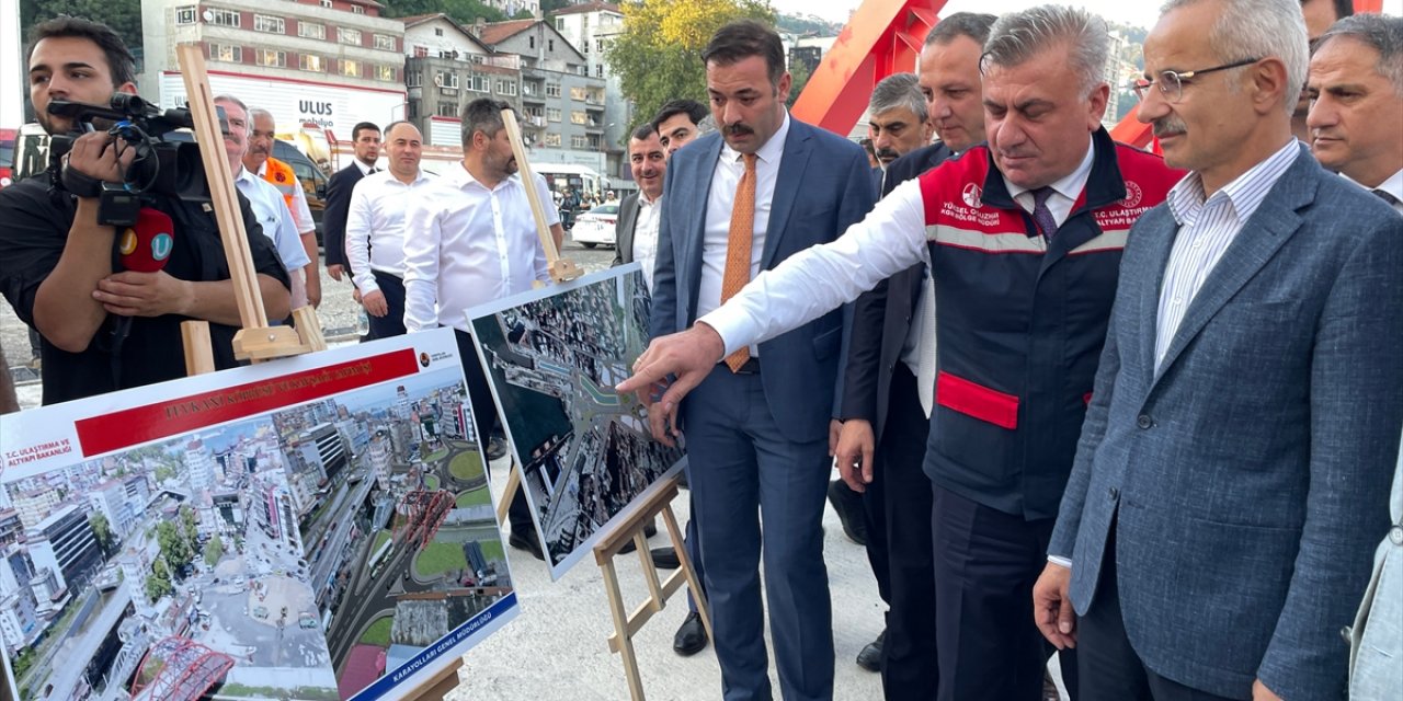 Ulaştırma ve Altyapı Bakanı Uraloğlu, Zonguldak'ta incelemelerde bulundu