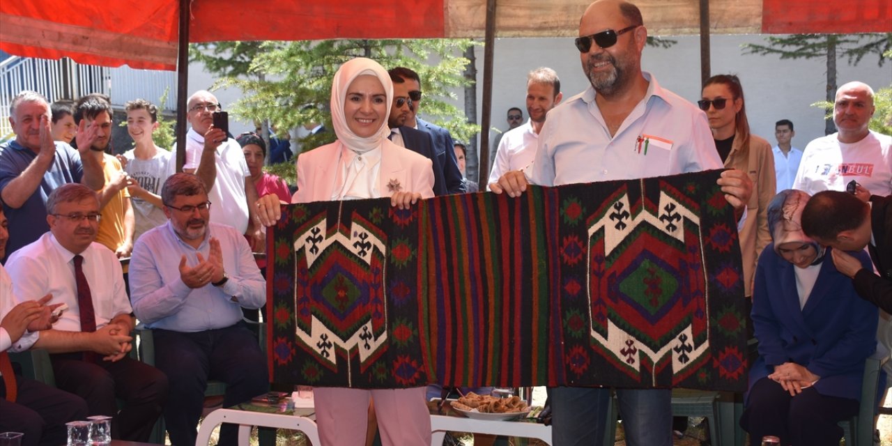 Aile ve Sosyal Hizmetler Bakanı Mahinur Özdemir Göktaş, Afyonkarahisar'da