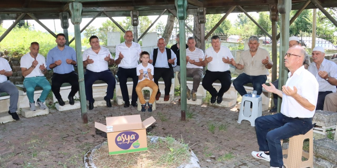 Şemsi Denizer Zonguldak'taki mezarı başında anıldı