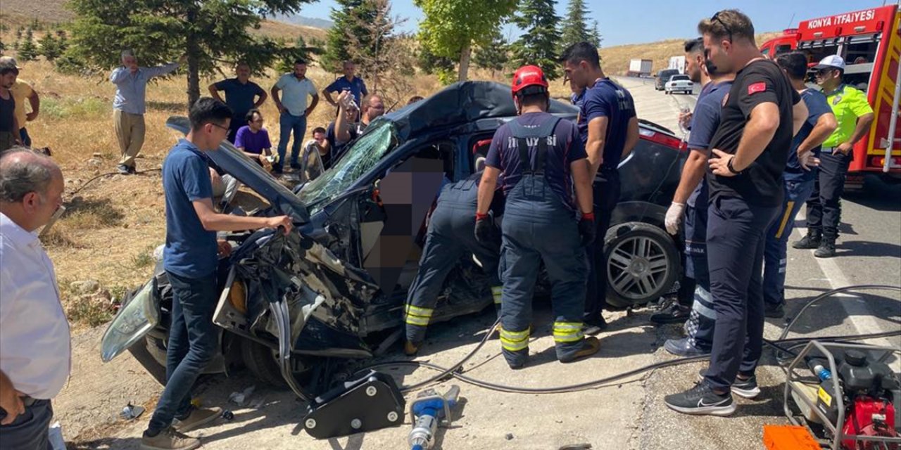 Konya'da cenaze dönüşü kaza yapan araçtaki 2 kişi öldü, 2 kişi yaralandı