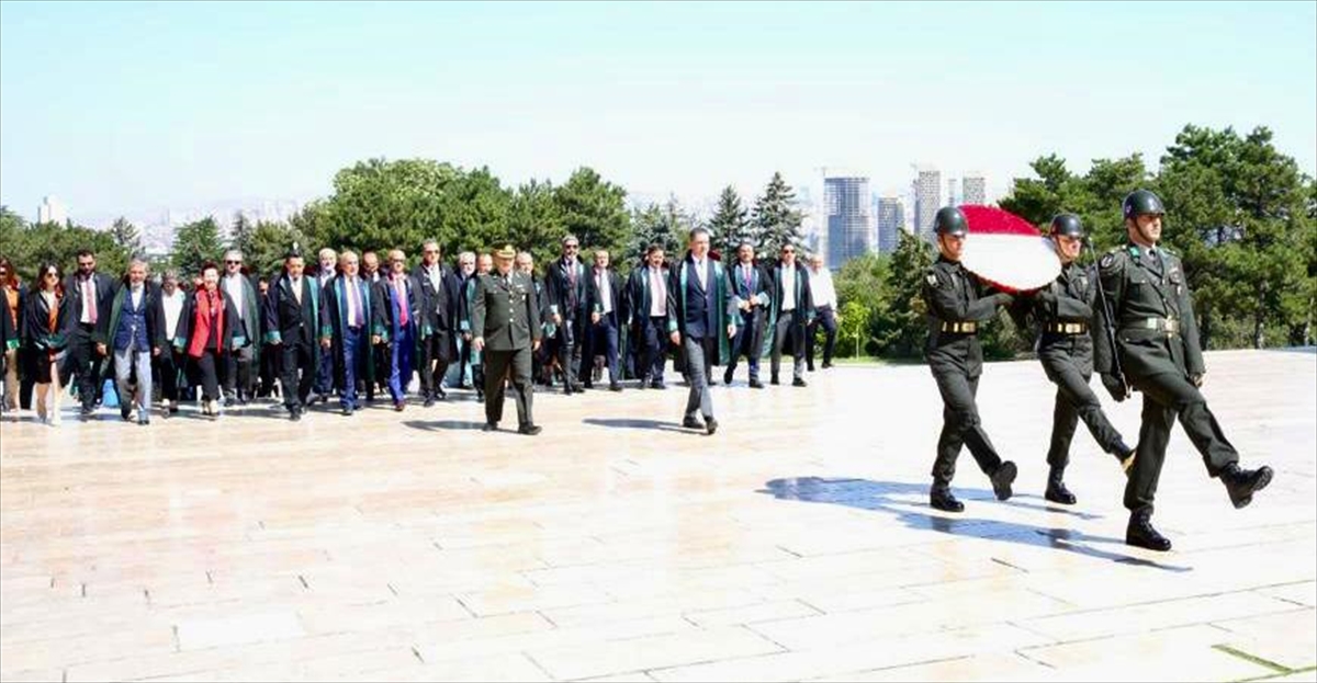 TBB Başkanı Sağkan ve yönetim kurulu üyeleri Anıtkabir'i ziyaret etti