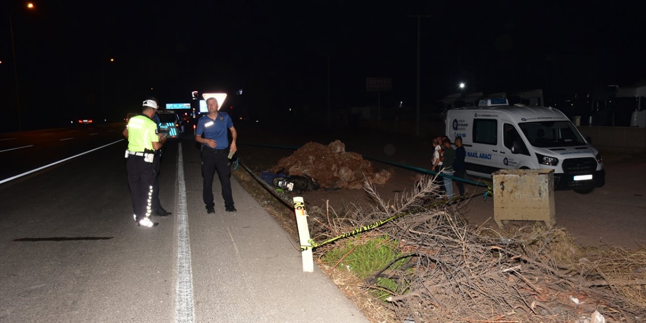 Antalya'da şarampole devrilen motosikletin sürücüsü öldü