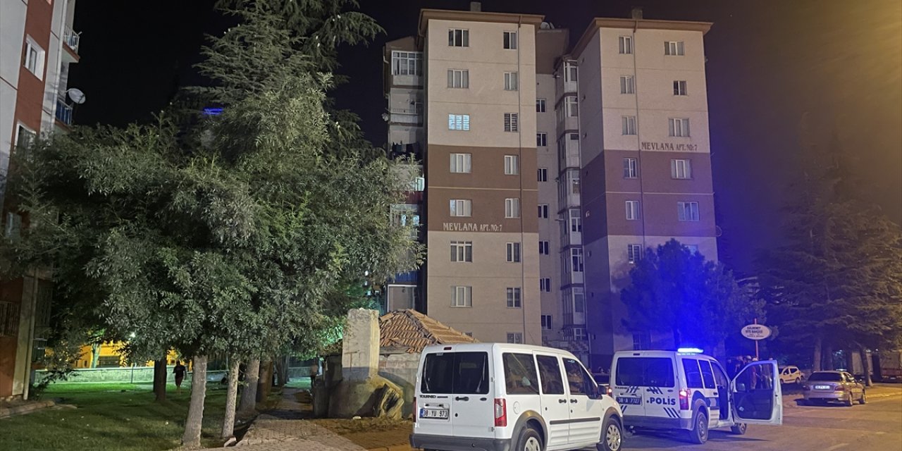 Kayseri'de balkondan düşen kişi ağır yaralandı