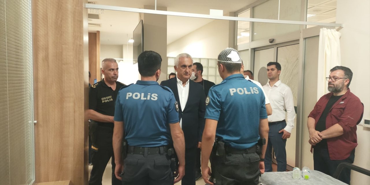 Kastamonu Valisi Çakır yaralanan polisleri ziyaret etti