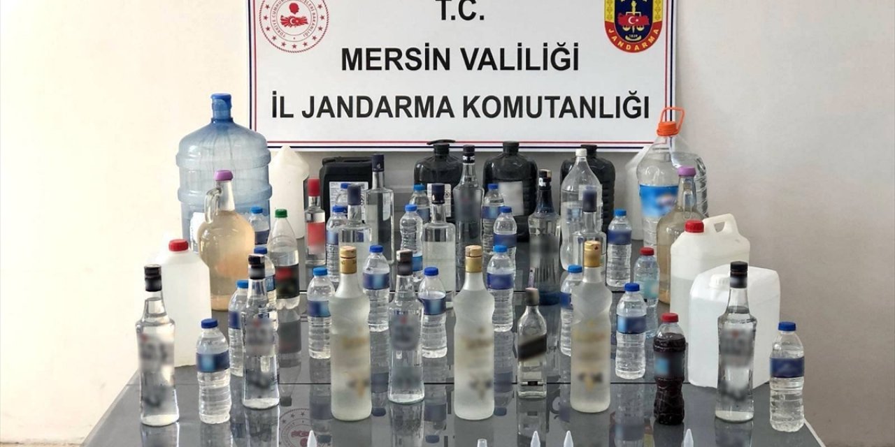 Mersin'de bir kişi evindeki 100 litre sahte içki ile yakalandı