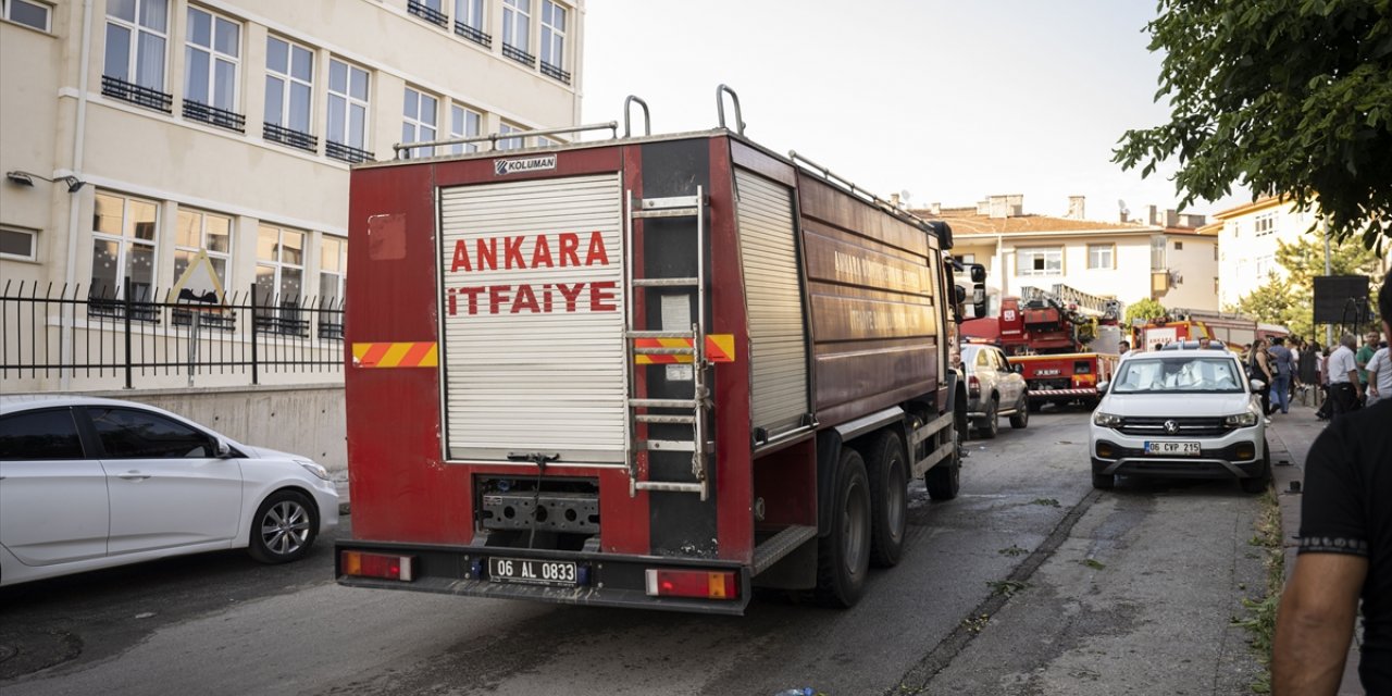 Ankara'da bir apartmanda çıkan yangında 6 kişi dumandan etkilendi