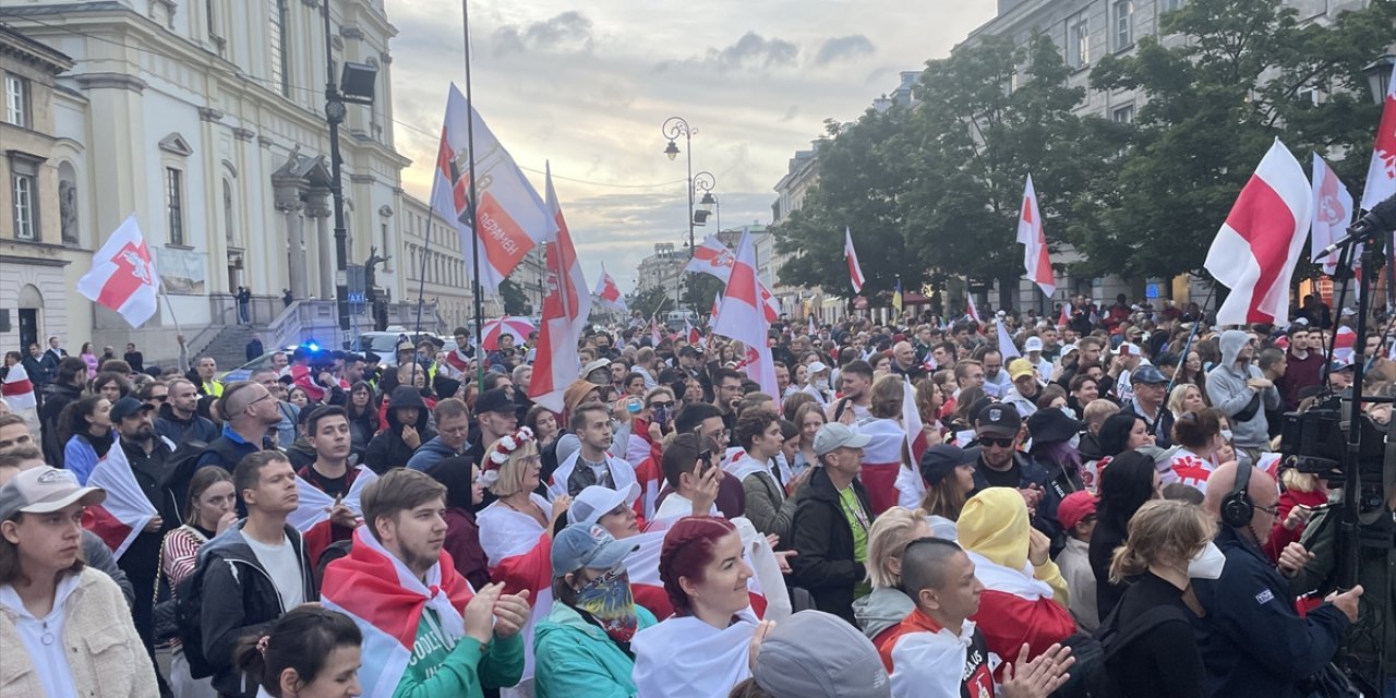 Varşova'da bir araya gelen Belaruslular, 2020 Cumhurbaşkanı Seçimleri'ni protesto etti