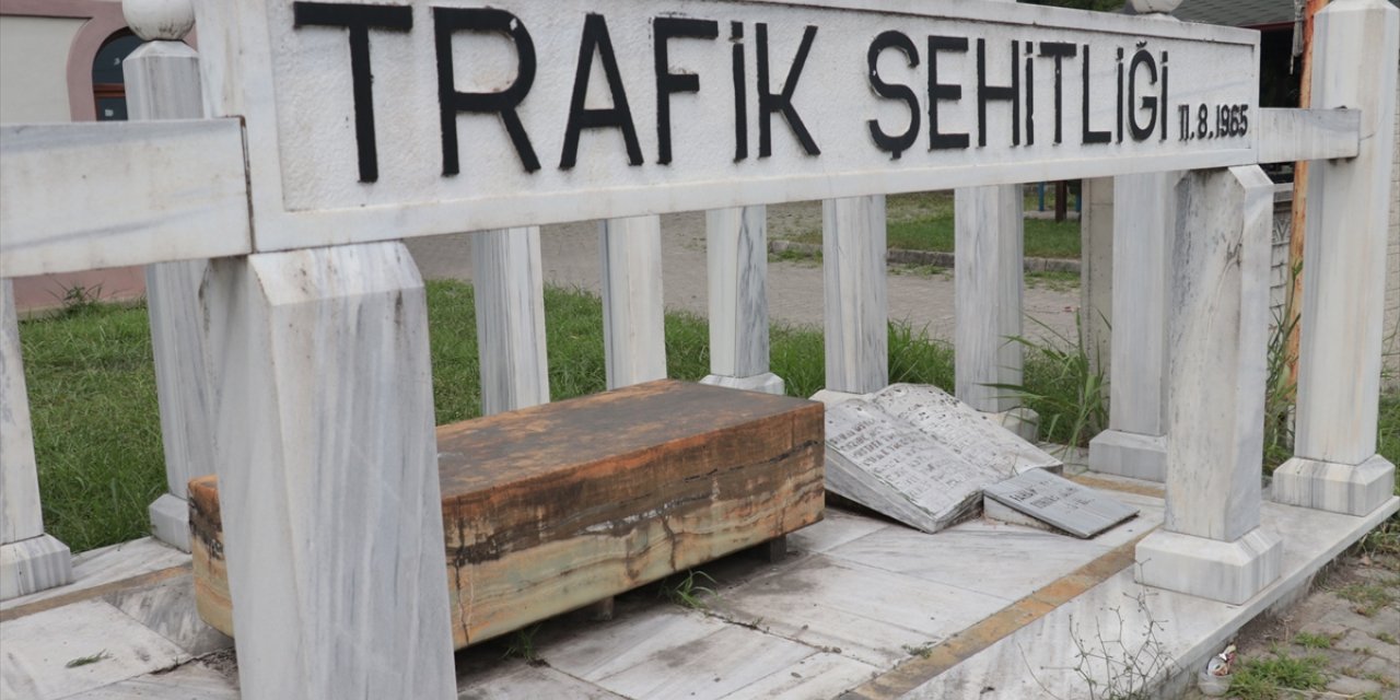 Sakarya'da 26 kişinin öldüğü "tarihin en garip trafik kazalarından biri"nin üzerinden 58 sene geçti